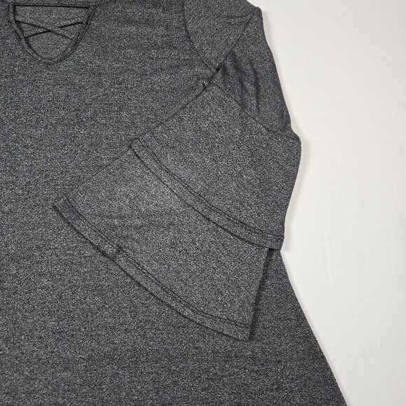 GYFT Gray Bell Sleeve Tunic Top L Criss Cross Neck Boho Chic Casual Soft Classic - Picture 9 of 10